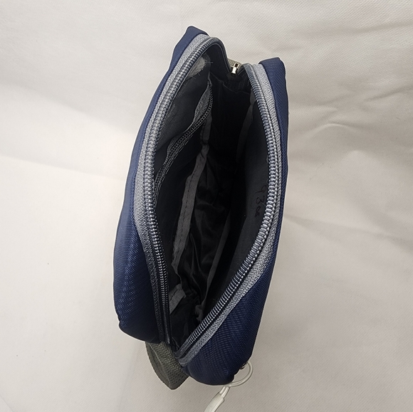 The North Face Navy Crossbody Bag - Picture 4 of 8